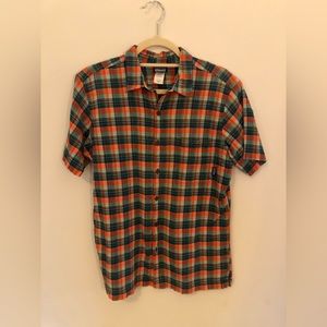 Men’s medium Patagonia short sleeve button down plaid shirt